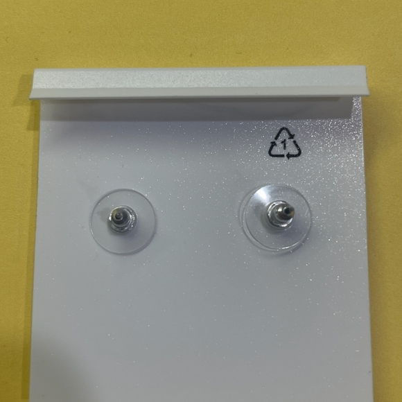 Karl Lagerfeld Black and White Cat Earrings NEW! - Picture 2 of 2